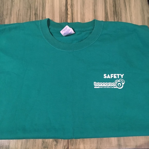 RARE Bonnaroo 05 staff shirt never worn! - Picture 3 of 5